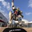 大阪・関西万博で展示されているガンダム。LIFE IS 1 CREDIT.