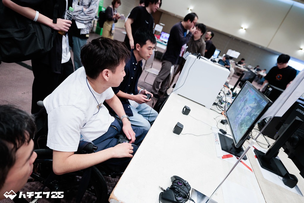 ゆうたろうさんがプレイする様子を横から撮った写真