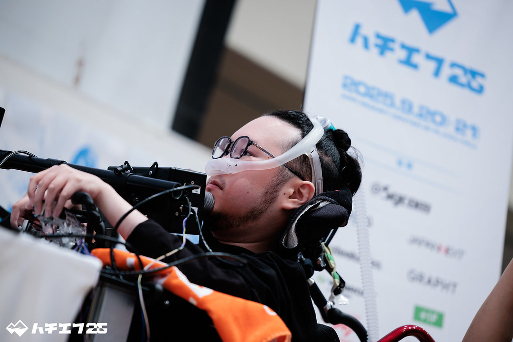 プロデューサーJeniがプレイする様子