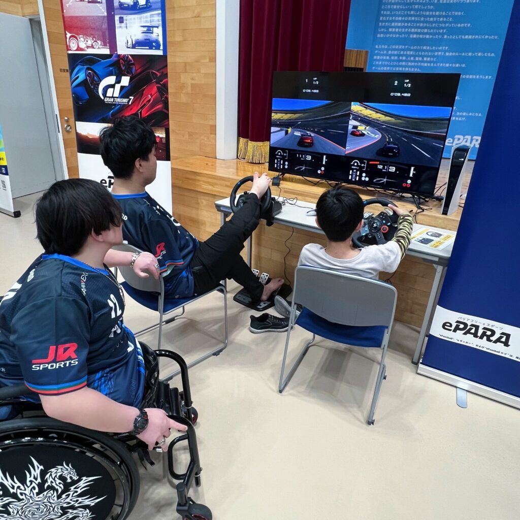 レーシングゲームブースの様子